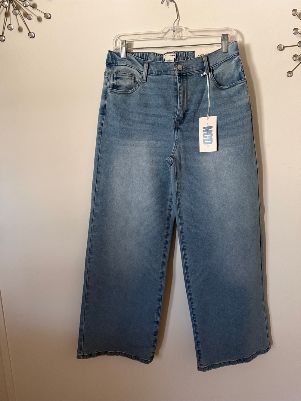 Straight-Leg Elastic waist Women's Jeans in Medium Blue